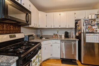 2103 Woodhollow Dr in Evesham, NJ - Building Photo - Building Photo