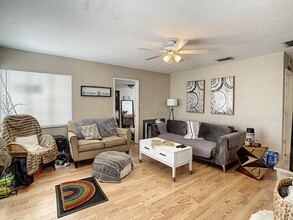 10220 Gulf Blvd in Treasure Island, FL - Building Photo - Interior Photo