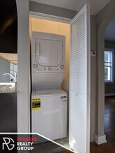 2259 W Hirsch St, Unit 2259-1W in Chicago, IL - Building Photo - Building Photo