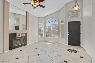 7628 Desert Cactus Cir in Las Vegas, NV - Building Photo - Building Photo