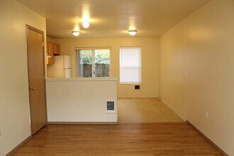 3548 SE 119th Ave in Portland, OR - Building Photo - Building Photo