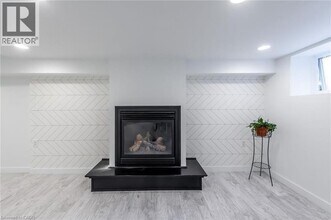 257 E 17th St in Hamilton, ON - Building Photo - Building Photo