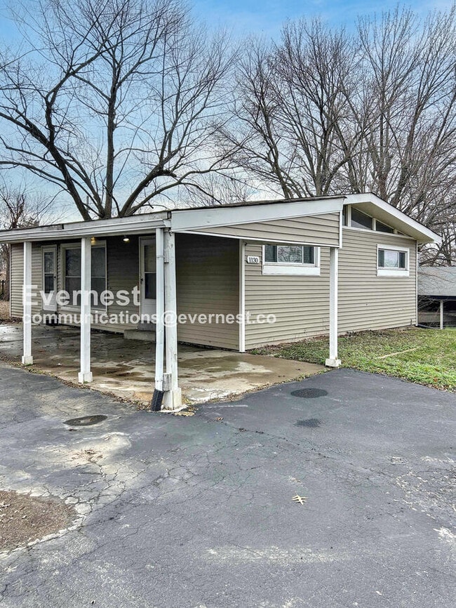 1130 Trampe Ave in St. Louis, MO - Building Photo - Building Photo