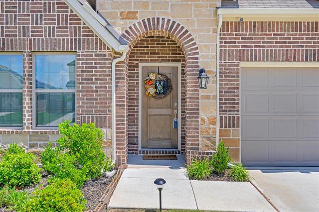 716 Newberry Ln in Royse City, TX - Foto de edificio - Building Photo