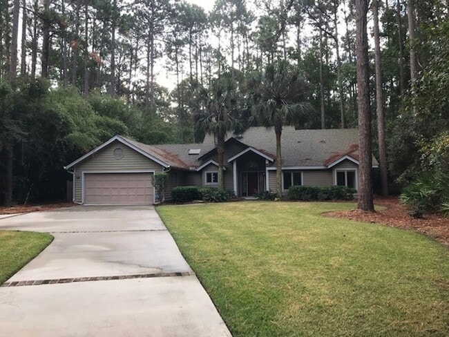 41 Royal James Dr in Hilton Head Island, SC - Building Photo - Building Photo