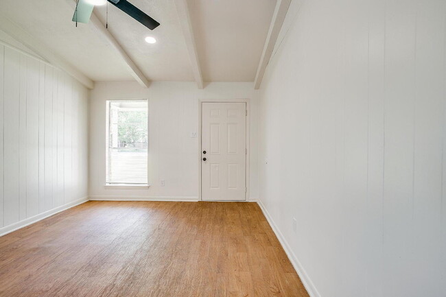 707 Pleasant Manor Ave in Burleson, TX - Building Photo - Building Photo