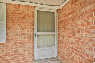 134 Memory Ln in Houston, TX - Building Photo - Building Photo