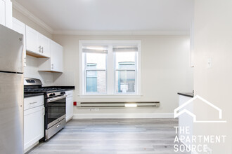 837 W Cornelia Ave, Unit 3S in Chicago, IL - Building Photo - Building Photo