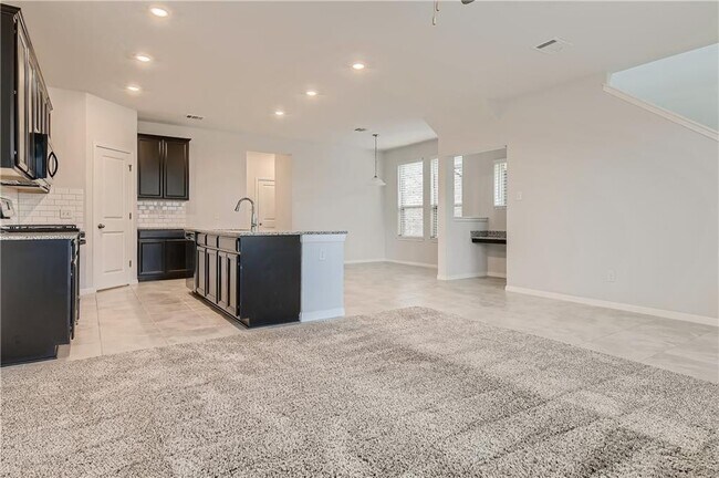 property at 5711 Pleasanton Pkwy