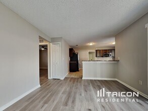 646 Pine Forest Dr in Brandon, FL - Building Photo - Building Photo