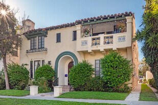 145 S Elm Dr in Beverly Hills, CA - Building Photo