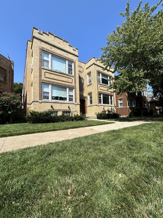 3710 N Whipple St in Chicago, IL - Building Photo