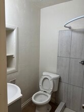 1075 W State St, Unit 8 in El Centro, CA - Foto de edificio - Building Photo