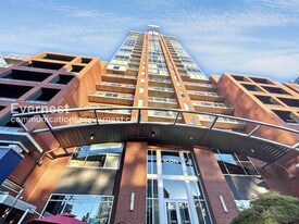 600 12th Ave S in Nashville, TN - Building Photo