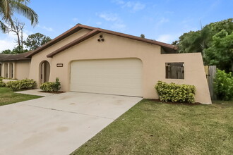 1162 Fernlea Dr in West Palm Beach, FL - Building Photo - Building Photo