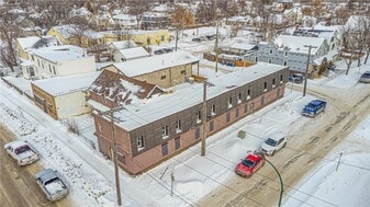 79 Euclid Ave in Winnipeg, MB - Building Photo
