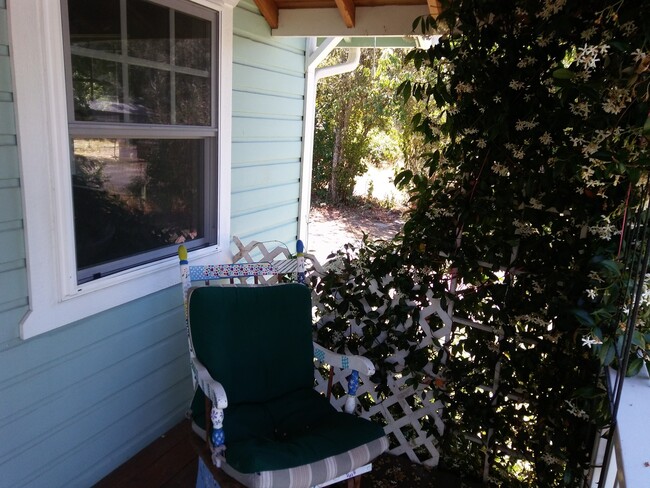 217 NE Cedar Ave in Myrtle Creek, OR - Building Photo - Building Photo