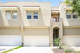 6525 Quiet Pool Ct in Apollo Beach, FL - Building Photo