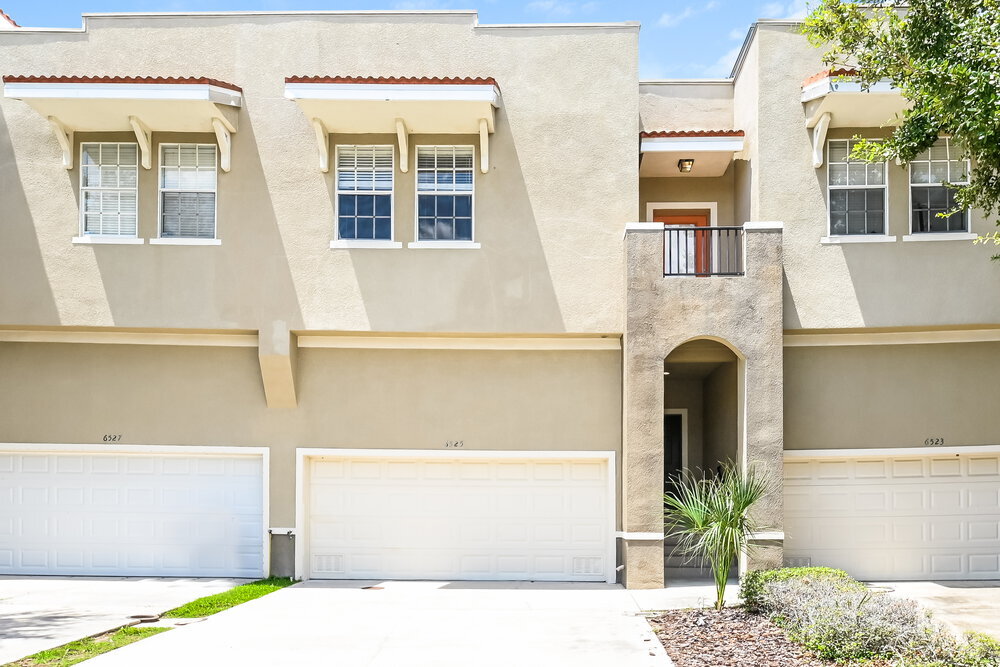 6525 Quiet Pool Ct in Apollo Beach, FL - Building Photo