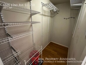 5220 42nd Ave S in Seattle, WA - Building Photo - Building Photo