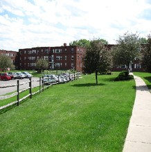 Beechwood Garden Apartments in Pittsburgh, PA - Building Photo - Building Photo