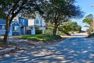 2309 Oak St in Virginia Beach, VA - Building Photo - Building Photo