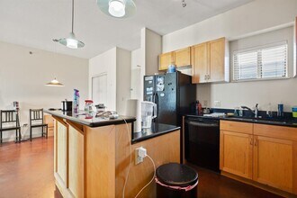 711 W 26th St in Austin, TX - Foto de edificio - Building Photo