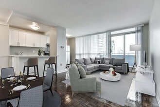 20 Prince Arthur Ave in Toronto, ON - Building Photo - Building Photo