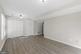 14405 Hulfish Way in Gainesville, VA - Building Photo - Building Photo