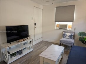 311 SW 2nd Ave in Dania Beach, FL - Building Photo - Building Photo