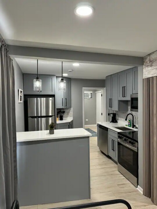 10549 Crown Rd-Unit -Unit 1 in Franklin Park, IL - Building Photo