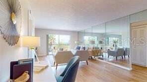 1120 N Shore Dr NE, Unit 301 in St. Petersburg, FL - Foto de edificio - Building Photo