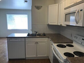 21882 124 Av in Maple Ridge, BC - Building Photo - Building Photo