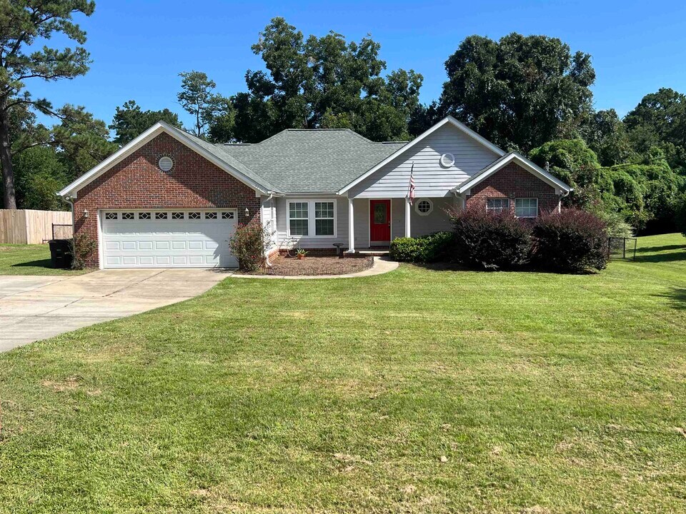 3204 Gallant Fox Trail in Tallahassee, FL - Building Photo