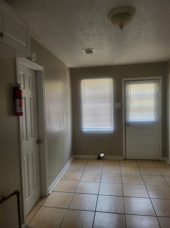 3705 Suzanne Dr in Memphis, TN - Building Photo - Building Photo