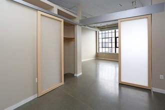 Remington Lofts in North Tonawanda, NY - Foto de edificio - Interior Photo