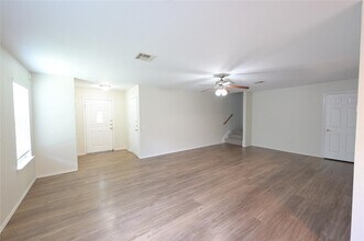 1512 Poppy Seed Ln in Austin, TX - Building Photo - Building Photo