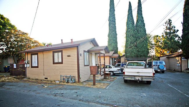 88 Madison in Pittsburg, CA - Building Photo - Building Photo