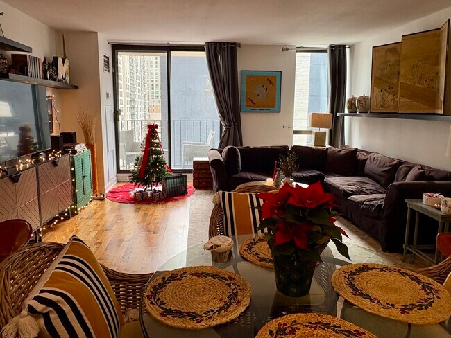 70 W Huron St in Chicago, IL - Building Photo - Building Photo