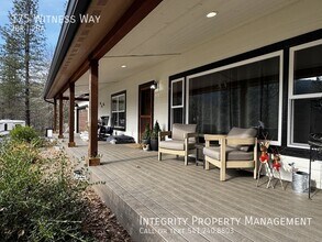 175 Witness Wy in Rogue River, OR - Building Photo - Building Photo