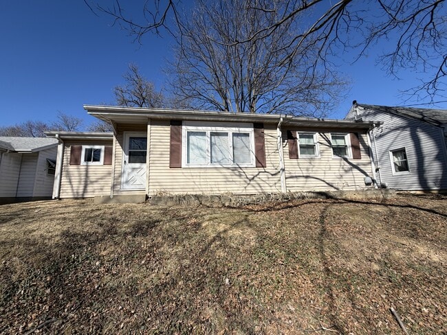 property at 1225 W Main St