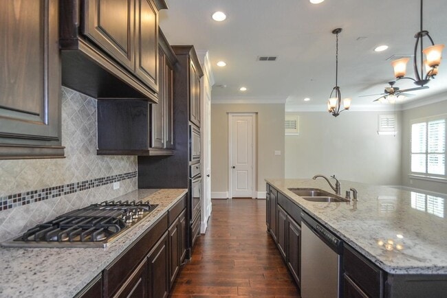 property at 1110 Oakwood Pass Ct