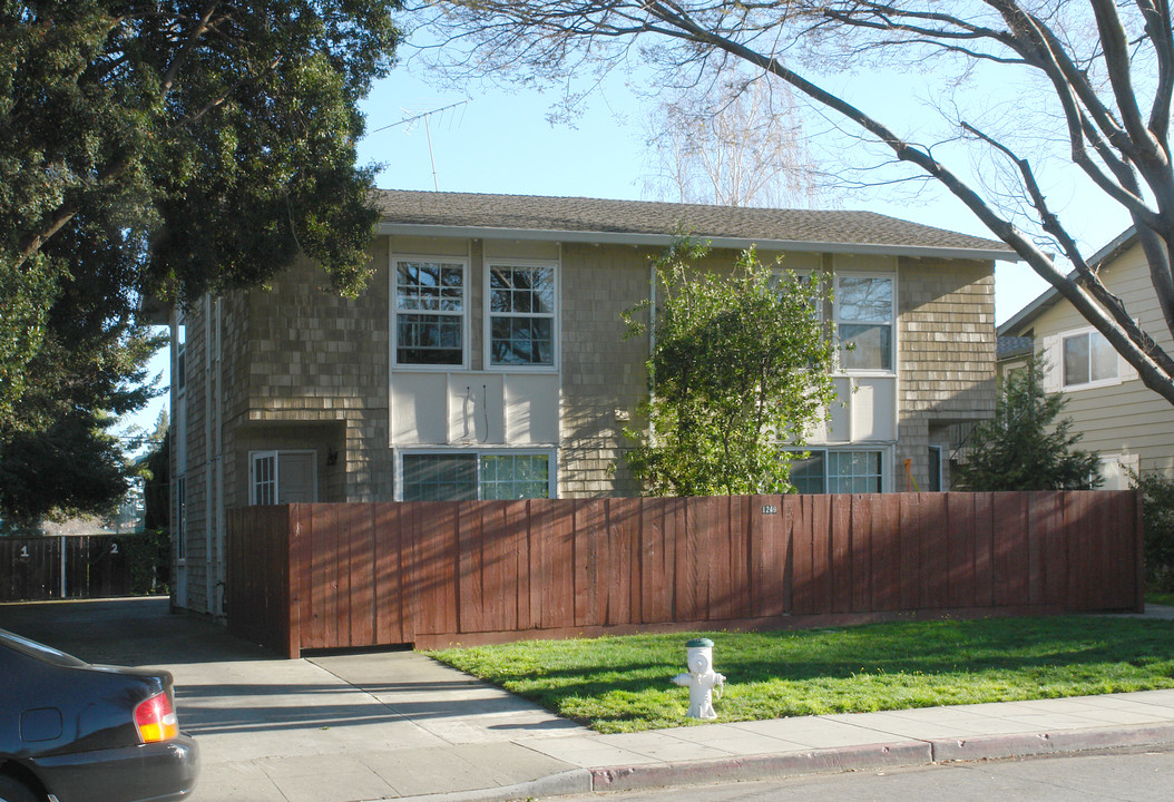 1249 W Washington Ave in Sunnyvale, CA - Building Photo