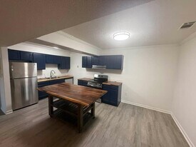 605 Candler St in Gainesville, GA - Building Photo