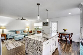 100 Saxony C in Delray Beach, FL - Building Photo - Building Photo