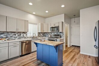 61706 Camellia St in Bend, OR - Building Photo - Building Photo