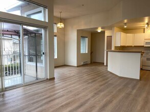 22106 41st Pl S in Kent, WA - Foto de edificio - Building Photo