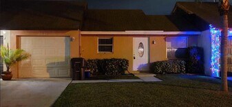 5621 Kimberton Way in Greenacres, FL - Building Photo