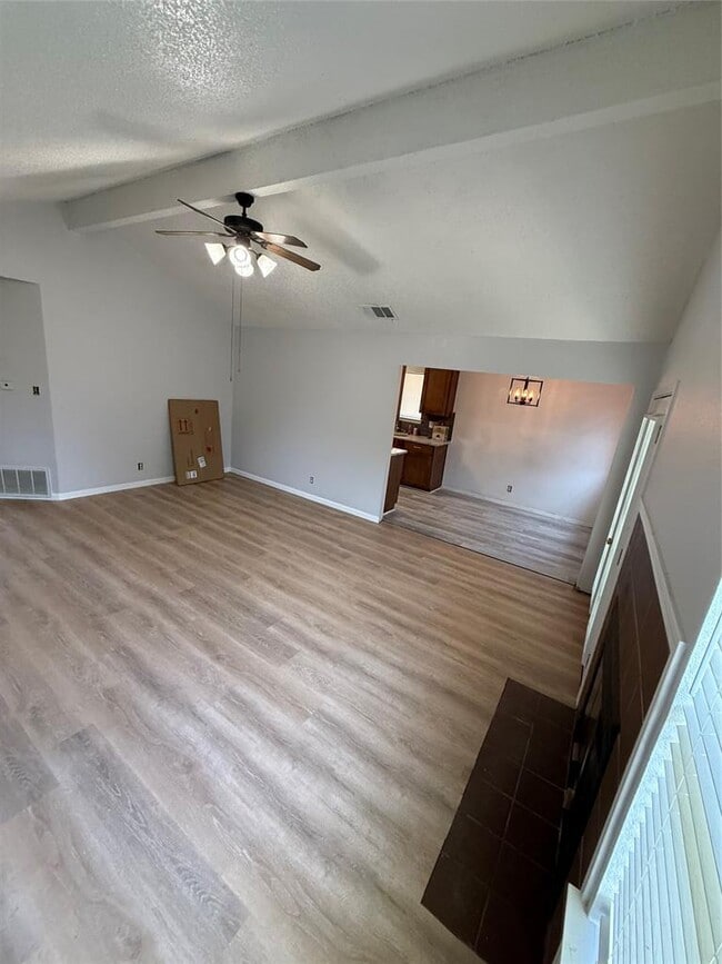 1100 E Logan St in Round Rock, TX - Building Photo - Building Photo