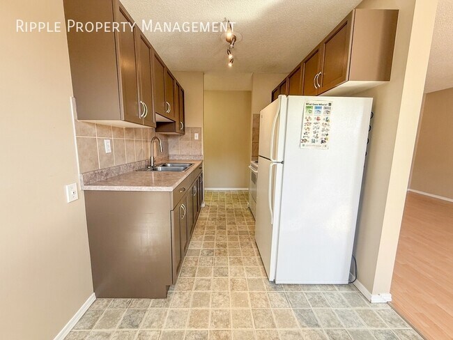 10815-10883 83 Ave NW in Edmonton, AB - Building Photo - Building Photo